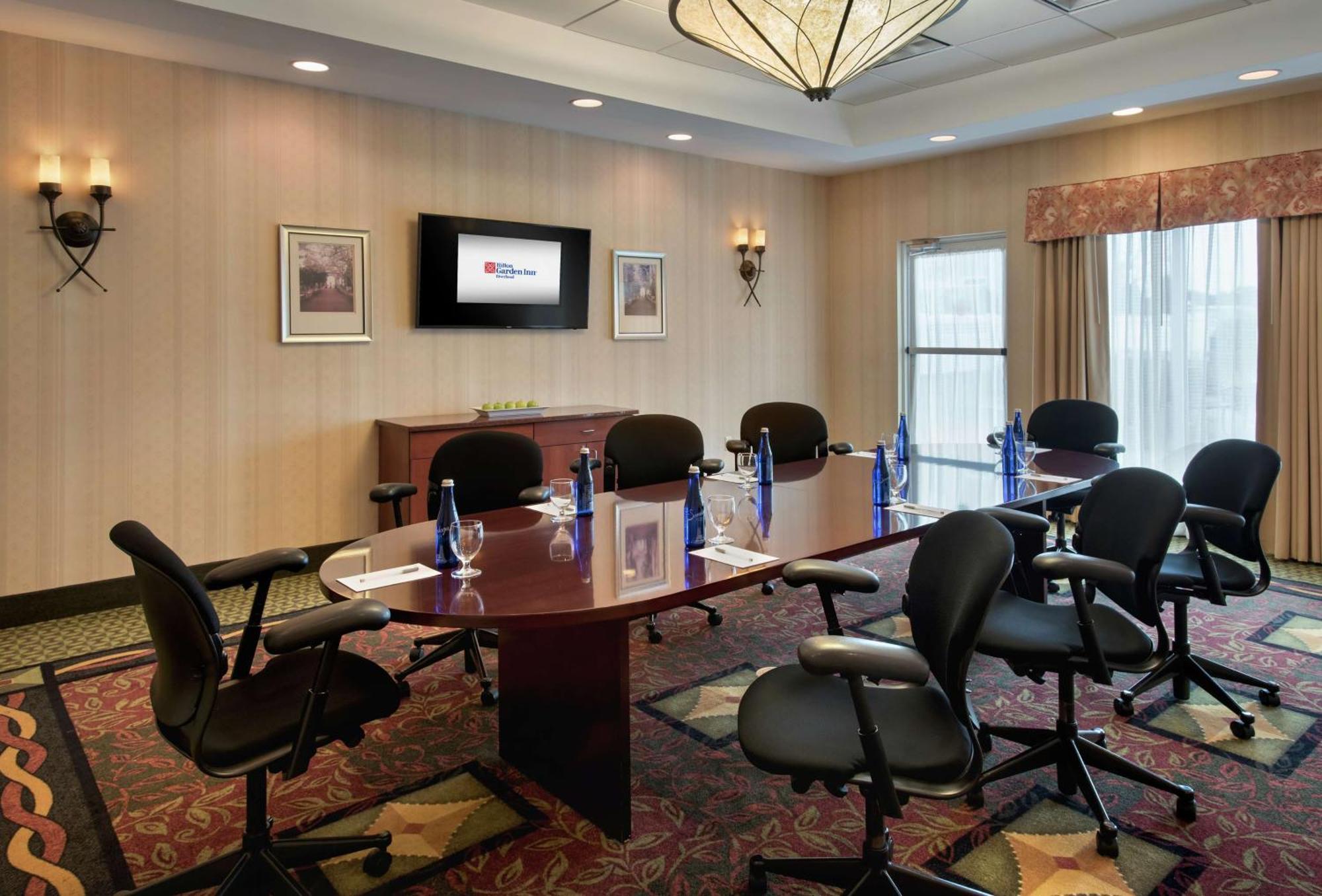 Hilton Garden Hotel 3*