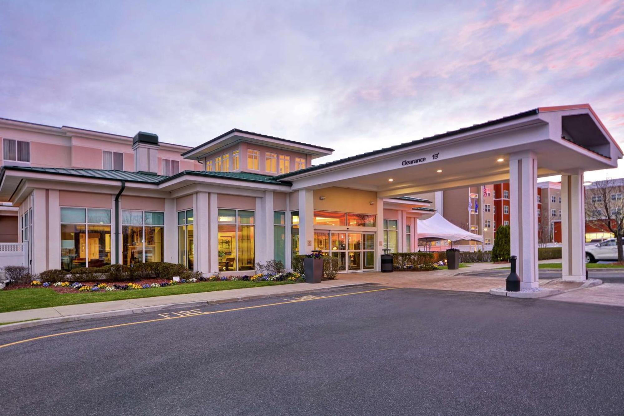 Hilton Garden Hotel 3*