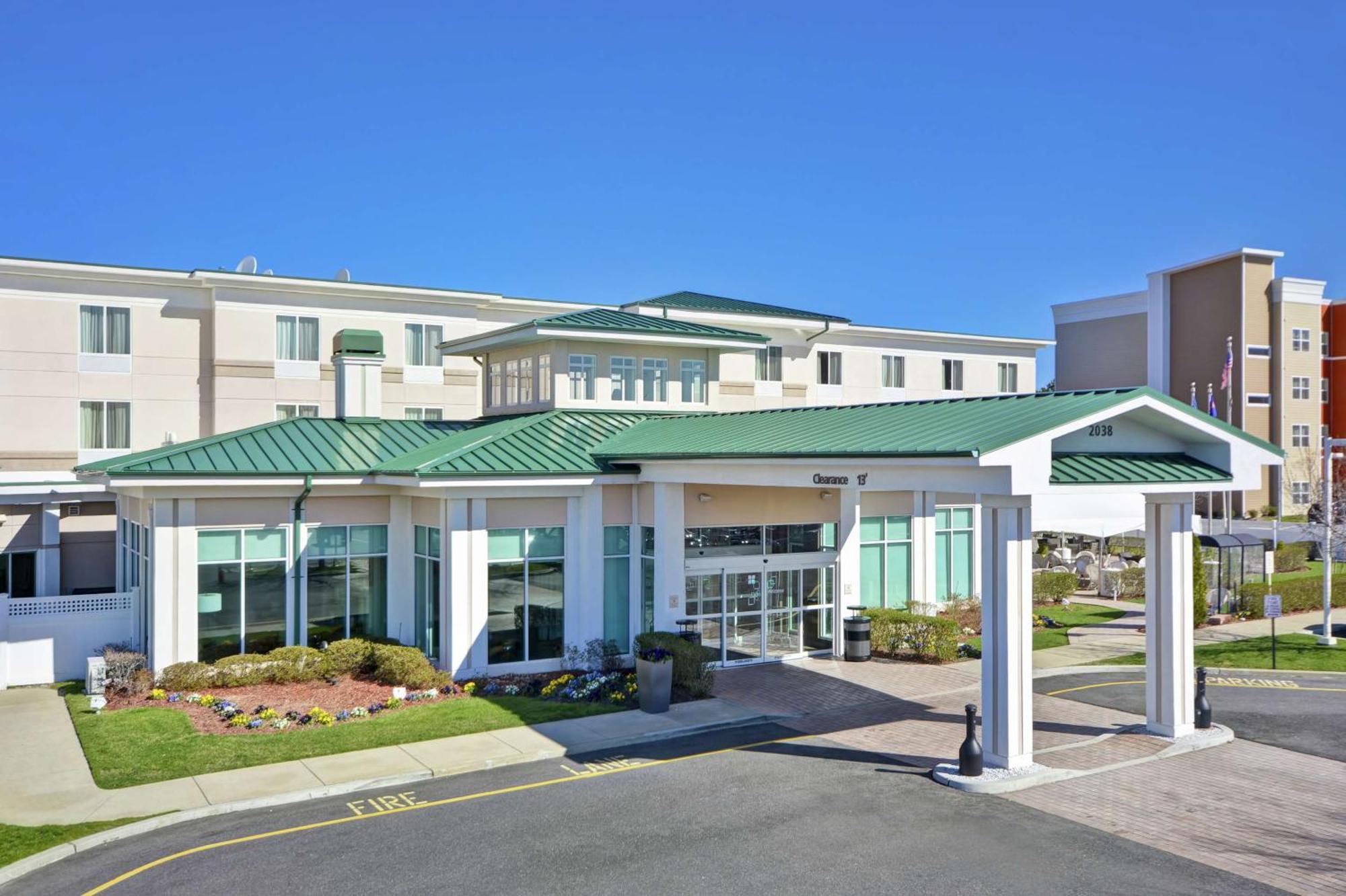 Hilton Garden Hotel 3*