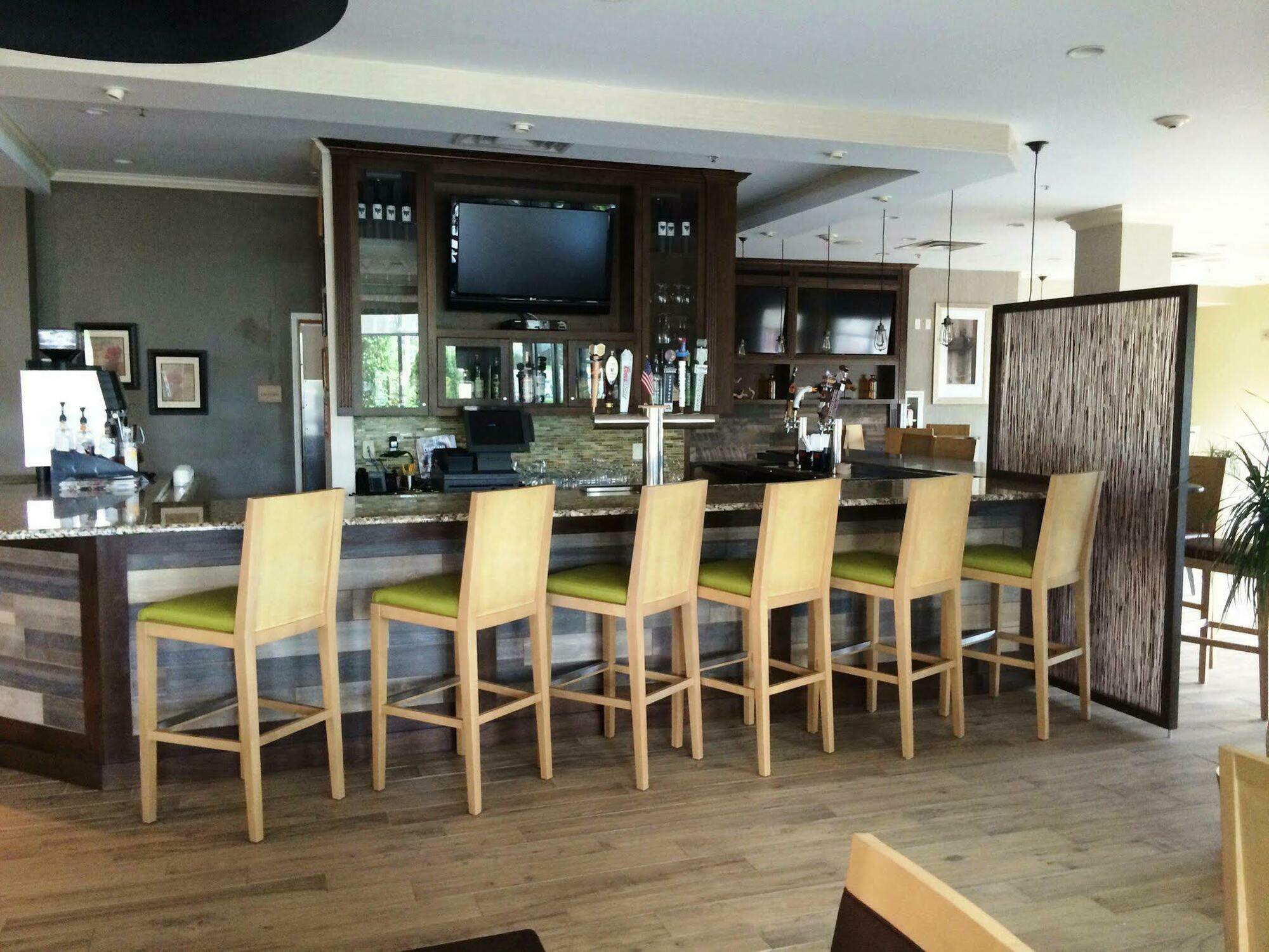 Hilton Garden Hotel 3*